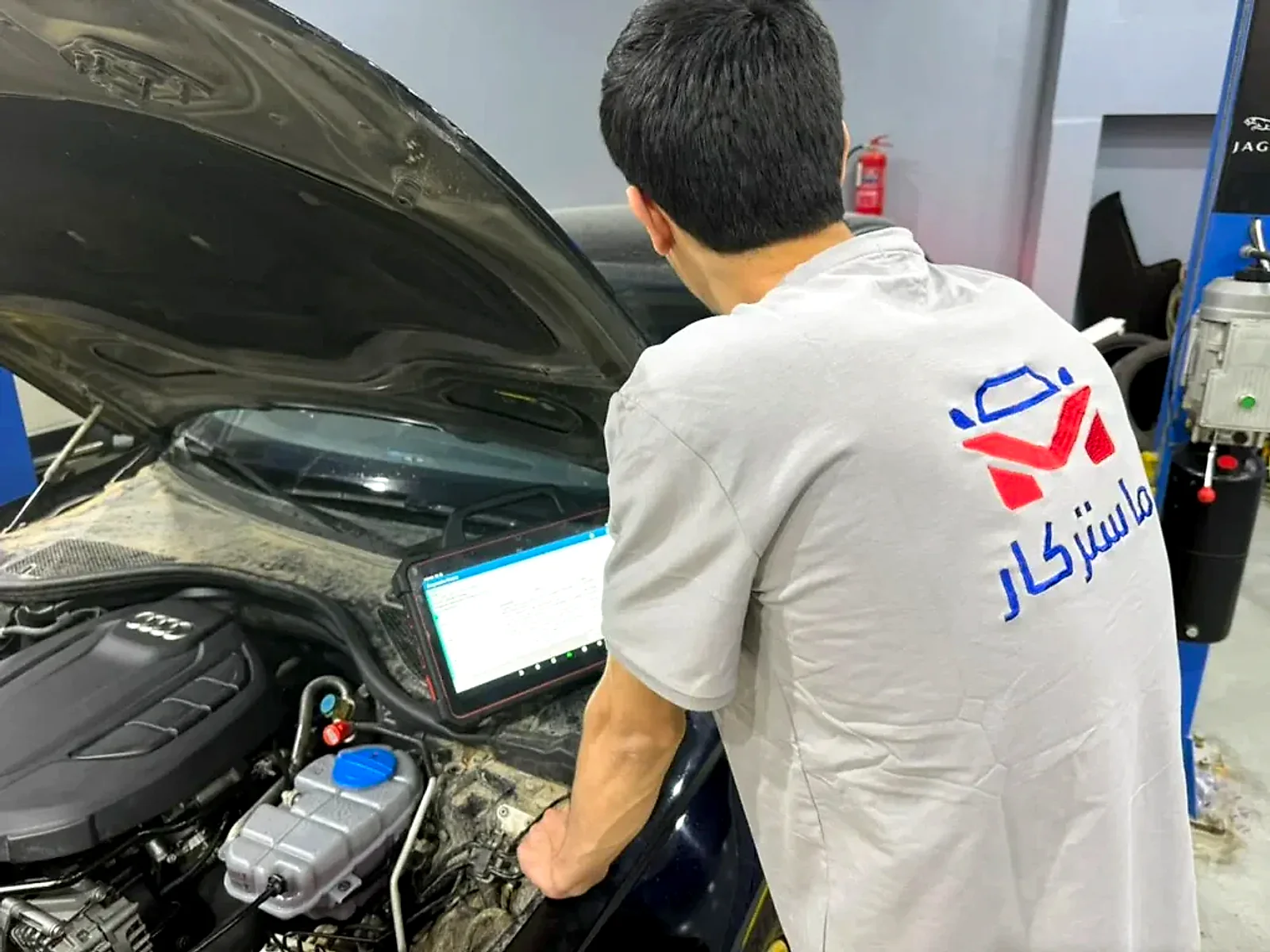 برمجة وحدات السيارة بالكمبيوتر في ماستر كار